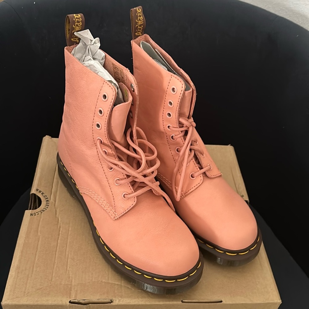 Dr. Martens Women’s Pascal Virginia Boots